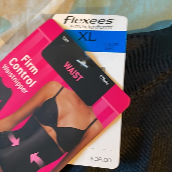 Firm control waist snipped - Picture 3 of 4